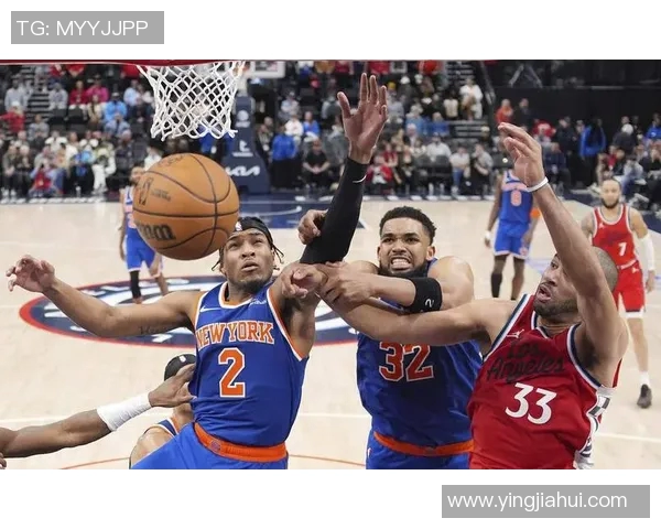 2021年黄蜂队与尼克斯队激战回顾：精彩瞬间与赛季影响分析