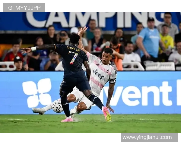 尤文图斯1617赛季客场对阵里昂的精彩回顾与战术分析