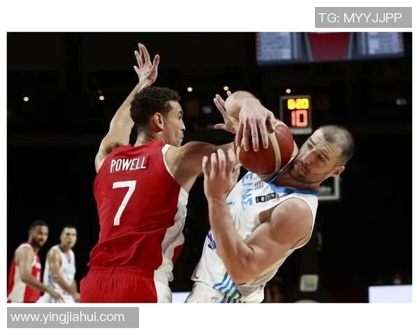 中国国奥男篮迎战加拿大队全力争胜展现青春风采 中国国奥男篮迎战加拿大队全力争胜展现青春风采